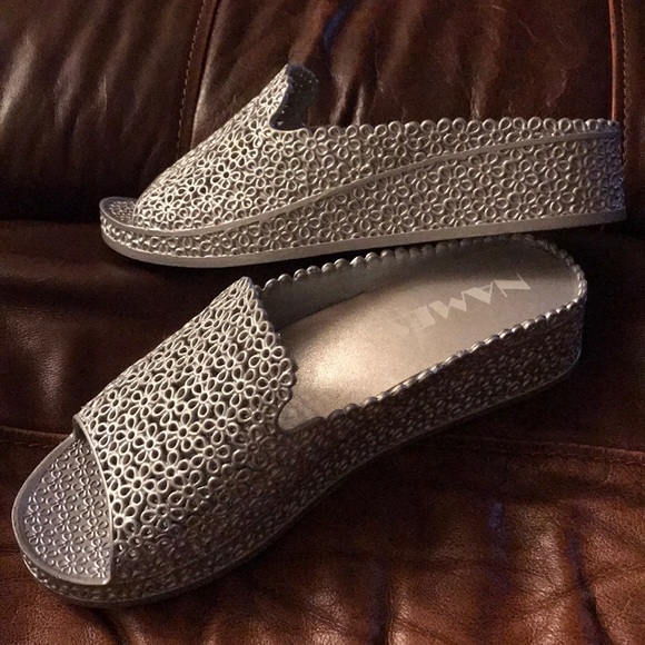 NAMES Flower Sandal - Picture 5 of 8